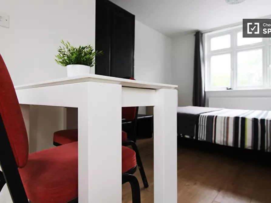 Immagine 8 di Ufficio in affitto  in Hendon Way, NW2 2NR a Brent