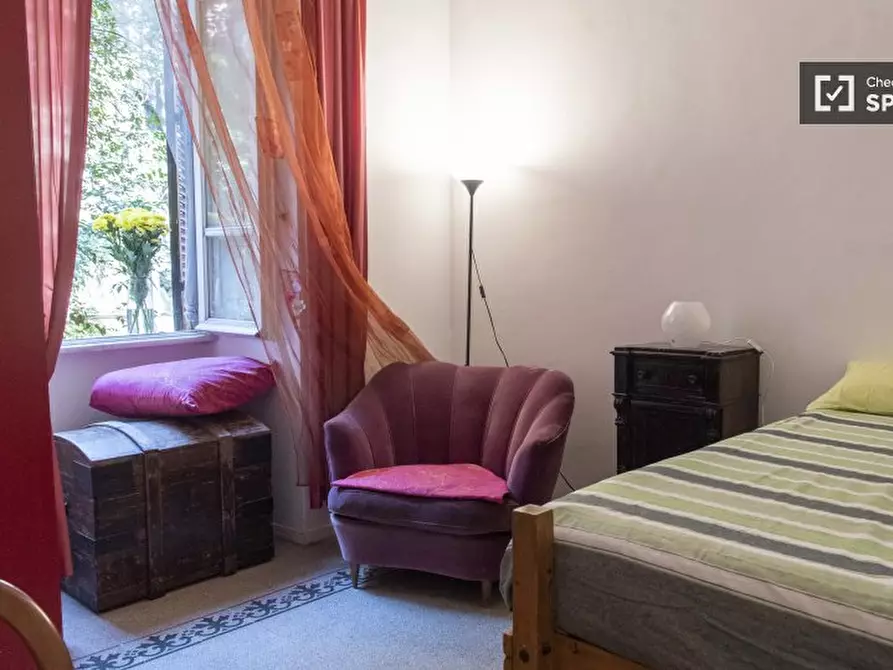 Immagine 19 di Camera condivisa in affitto  in Via Francesco Bolognesi a Roma