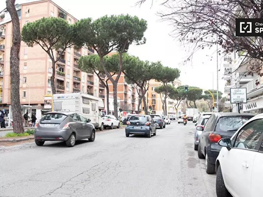 Immagine 19 di Camera condivisa in affitto  in Via Gregorio VII a Roma