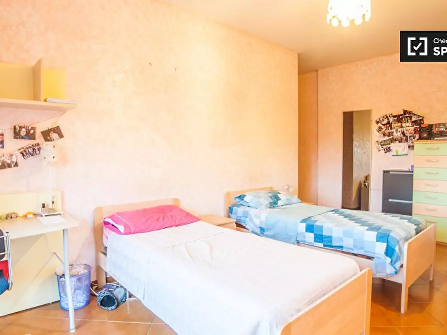 Immagine 13 di Camera condivisa in affitto  in Via Francesco Gentile a Roma