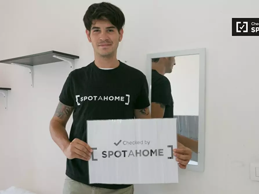 Immagine 6 di Camera condivisa in affitto  in Via Emilio de Marchi a Milano