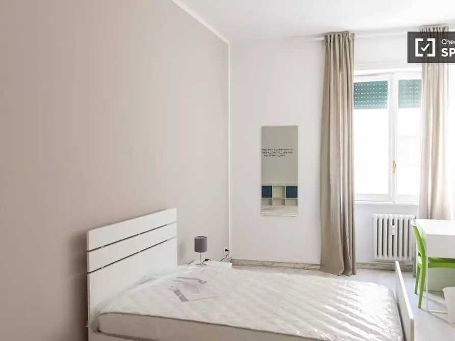 Immagine 4 di Camera condivisa in affitto  in Viale Libia a Roma