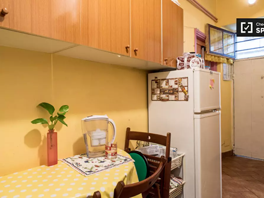 Immagine 6 di Camera condivisa in affitto  in Via degli Equi a Roma