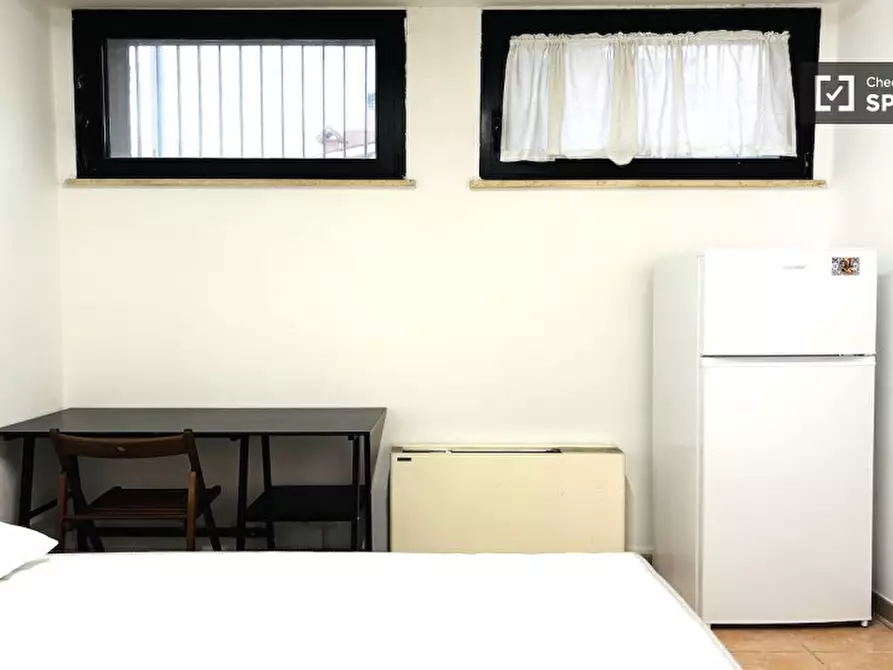 Immagine 1 di Camera condivisa in affitto  in Via Alessandro Brisse a Roma