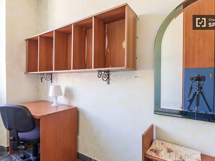 Immagine 2 di Camera condivisa in affitto  in Via dei Noci a Roma