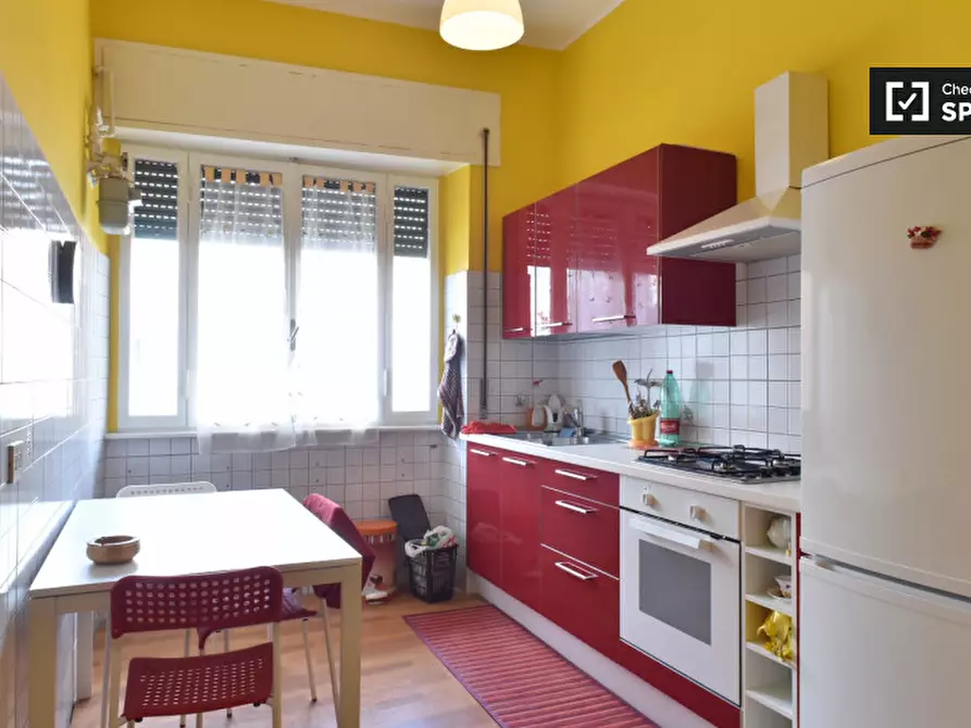 Immagine 8 di Camera condivisa in affitto  in Via Lorenzo Valla a Roma