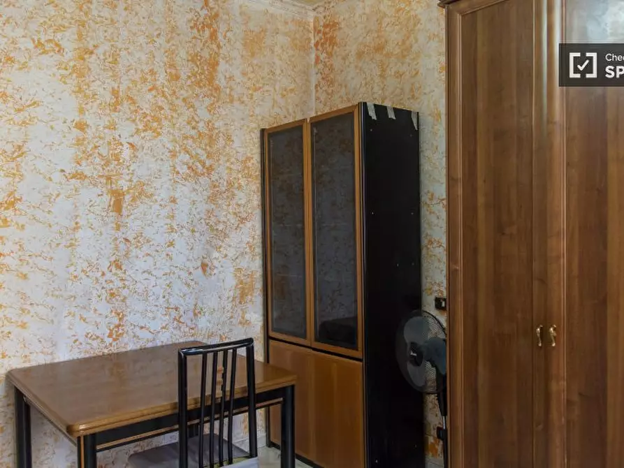 Immagine 4 di Camera condivisa in affitto  in Via Simone Ghini a Roma