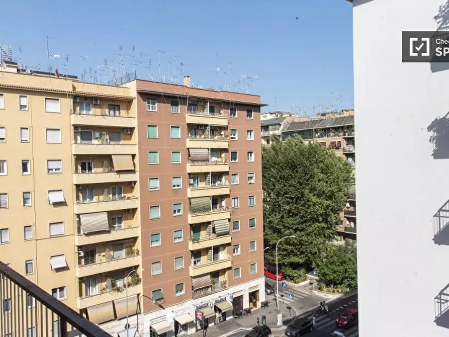 Immagine 4 di Appartamento in affitto  in Via Aulo Plauzio a Roma