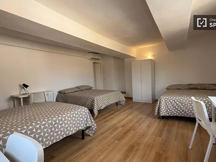 Immagine 1 di Camera condivisa in affitto  in P.za di Sant'Apollonia a Roma
