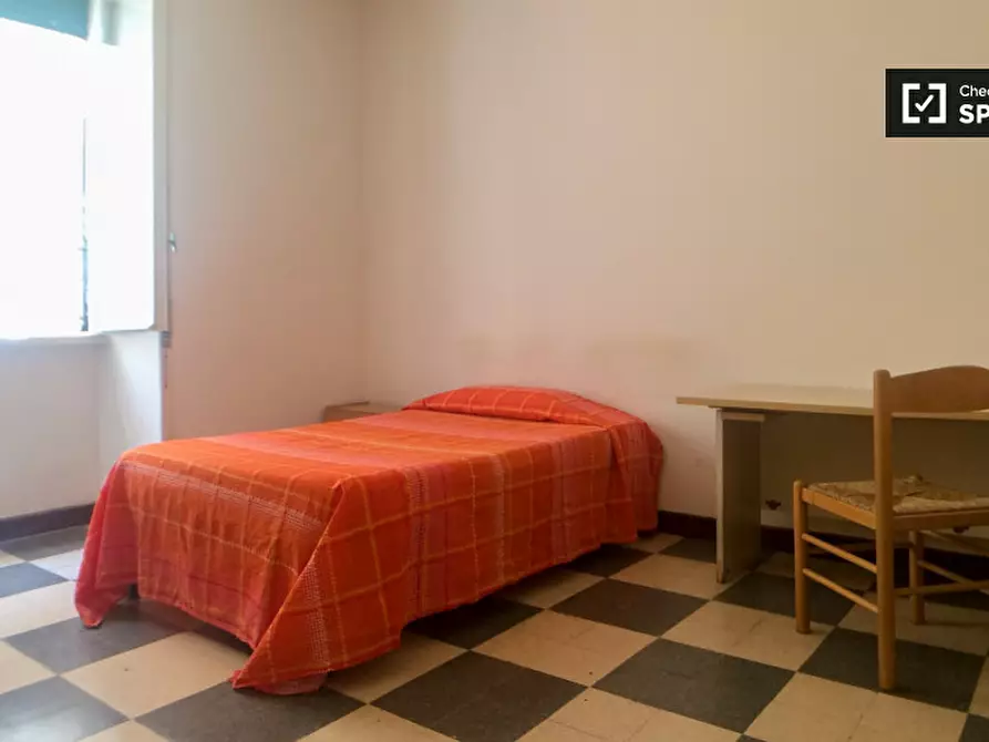 Immagine 15 di Camera condivisa in affitto  in Via Berengario a Roma