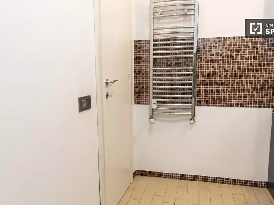 Immagine 16 di Camera condivisa in affitto  in Via Corrado Segre a Roma