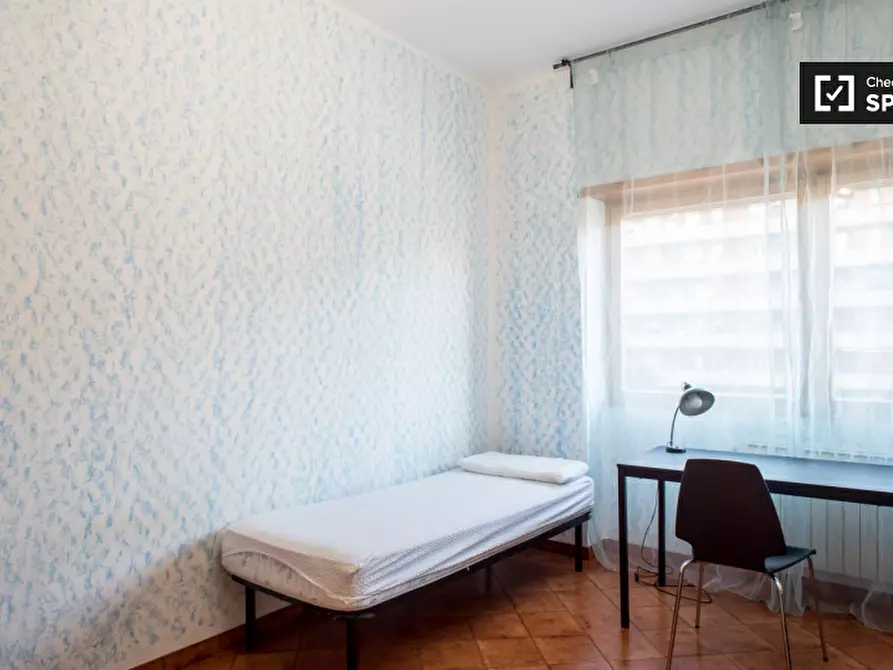 Immagine 9 di Camera condivisa in affitto  in Viale Bruno Rizzieri a Roma