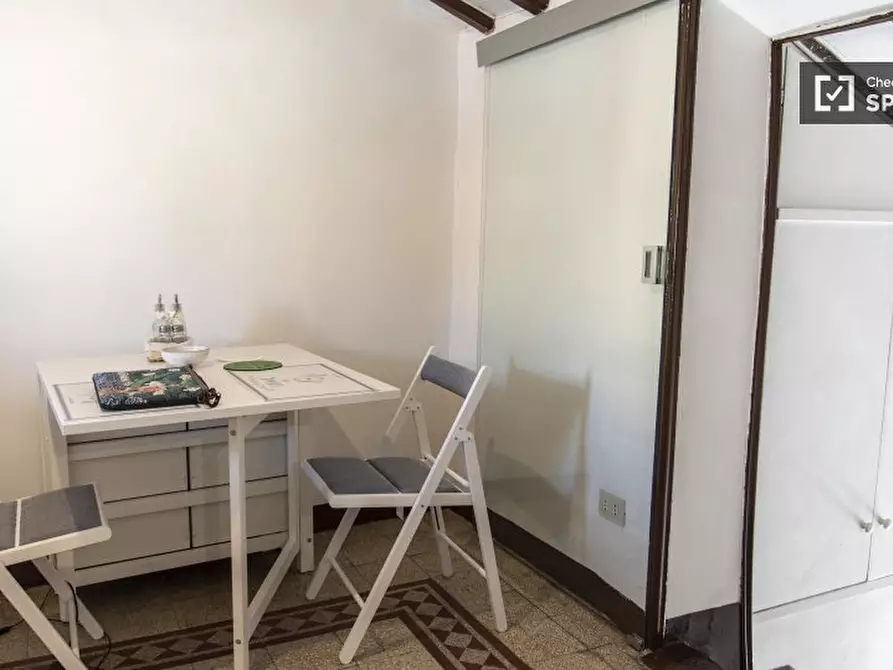 Immagine 14 di Appartamento in affitto  in Via di S. Calisto a Roma