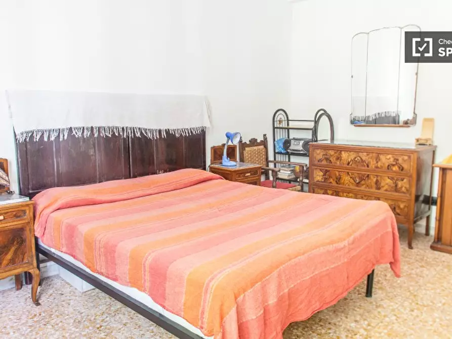 Immagine 2 di Camera condivisa in affitto  in Via Angelo Emo a Roma