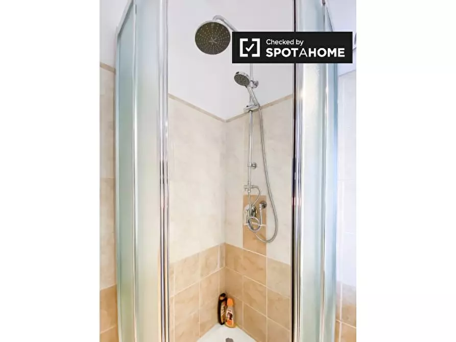 Immagine 16 di Appartamento in affitto  in Via Bogliasco a Roma