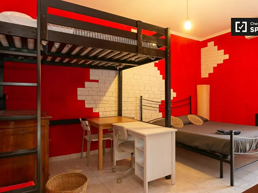 Immagine 2 di Camera condivisa in affitto  in Via Ruggero Bonghi a Milano