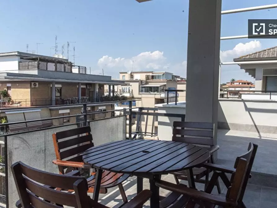 Immagine 1 di Appartamento in affitto  in Via Pietro Maffi a Roma