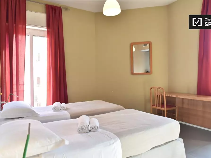 Immagine 18 di Camera condivisa in affitto  in Viale Opita Oppio, 00174 Roma RM, Italy a Roma
