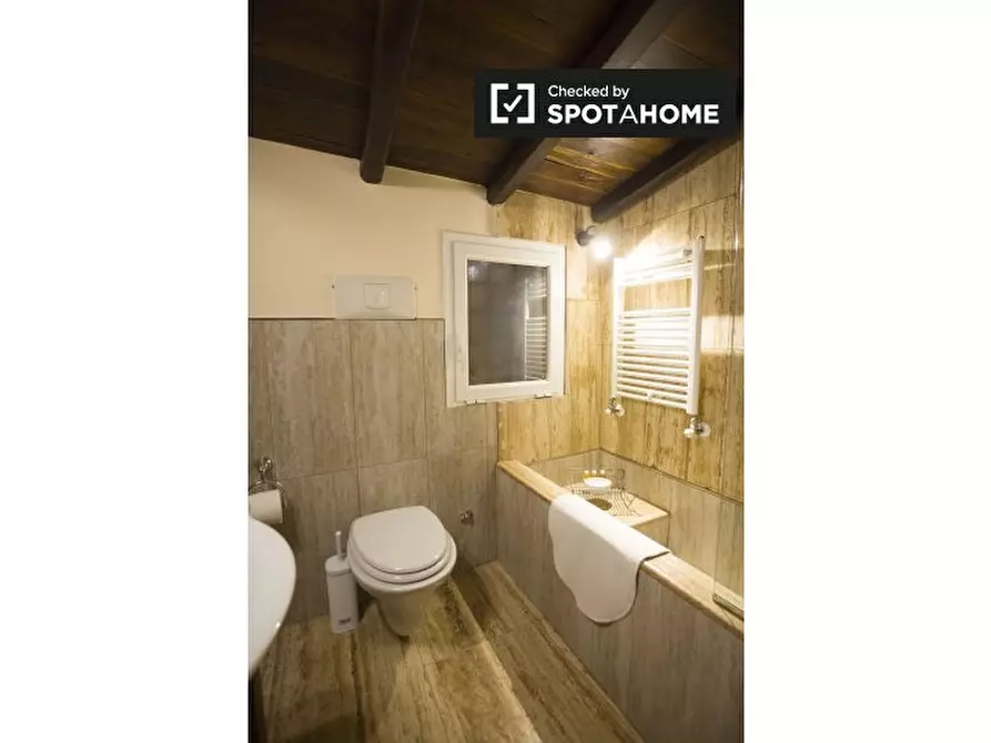 Immagine 11 di Appartamento in affitto  in Via Capo d'Africa, 00184 Roma RM, Italy a Roma