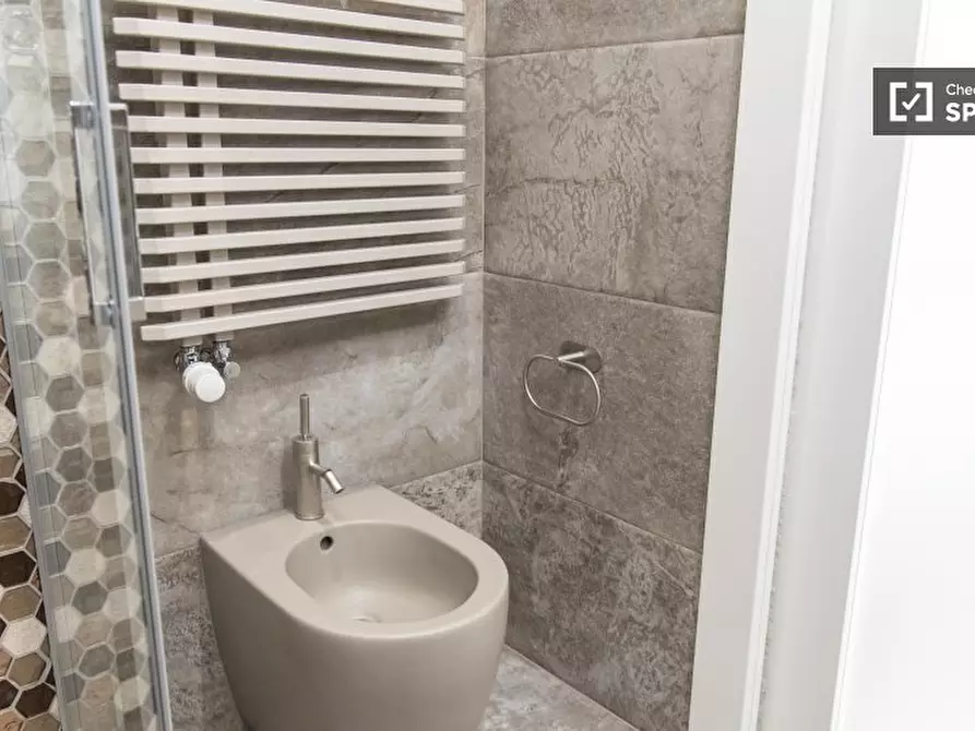 Immagine 12 di Appartamento in affitto  in Lungotevere Dante a Roma