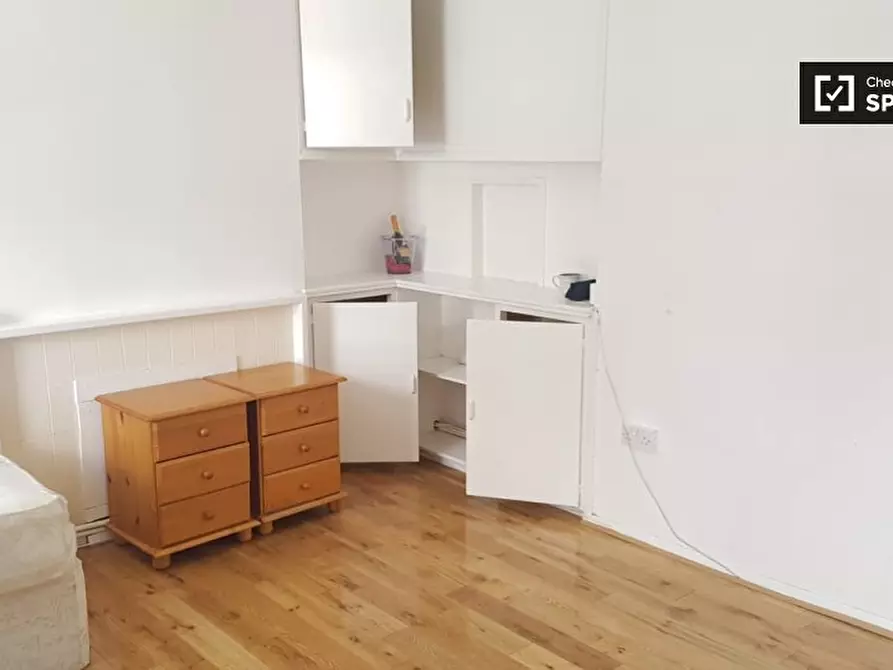 Immagine 9 di Camera condivisa in affitto  in Tildesley Road a Wandsworth