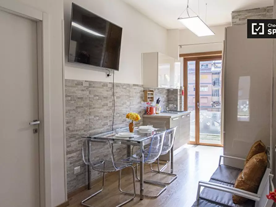 Immagine 2 di Appartamento in affitto  in Viale di Valle Aurelia a Roma