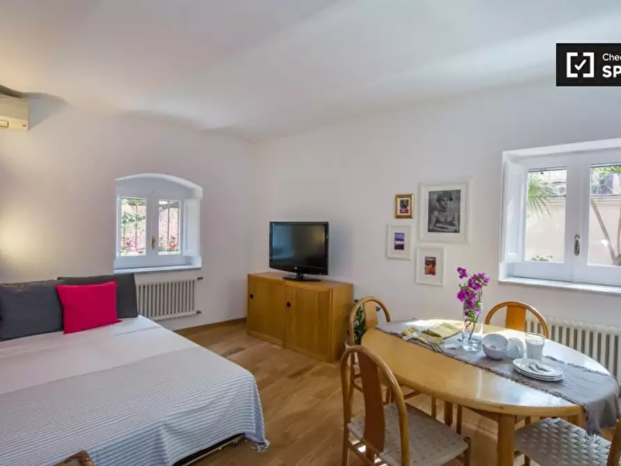 Immagine 8 di Appartamento in affitto  in Via di S. Martino Ai Monti a Roma