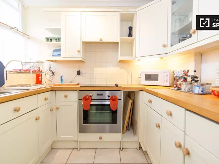 Immagine 7 di Appartamento in affitto  in Flat, Whitley House, Churchill Gardens, London SW1V 3BH, UK a 