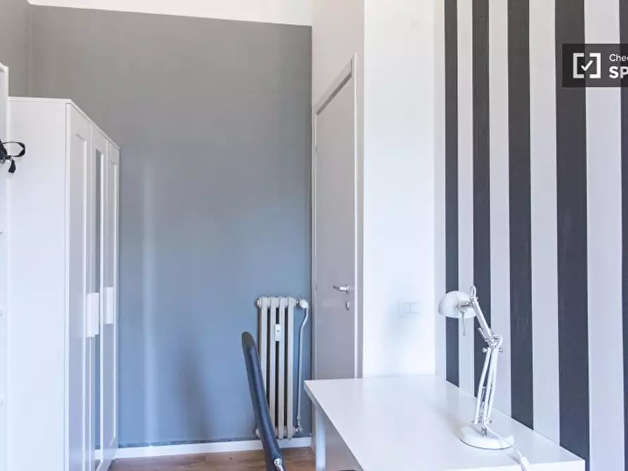 Immagine 4 di Camera condivisa in affitto  in Piazza Regina Margherita a Roma