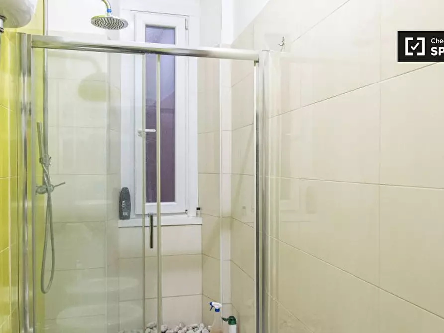 Immagine 16 di Camera condivisa in affitto  in Via dei Gelsi a Roma