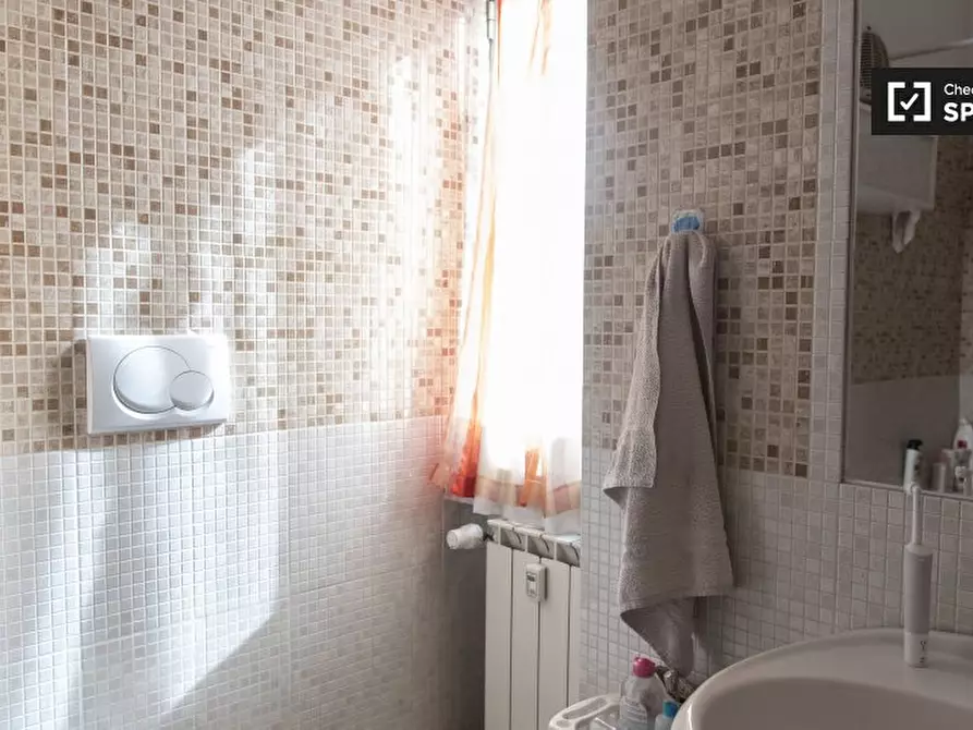 Immagine 6 di Camera condivisa in affitto  in Via Baldassarre Orero, 00159 Roma RM, Italy a Roma