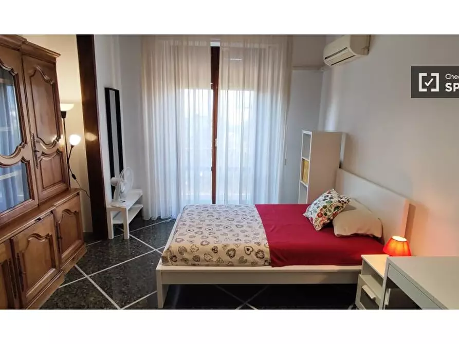 Immagine 1 di Camera condivisa in affitto  in Viale Fratelli Rosselli a Firenze