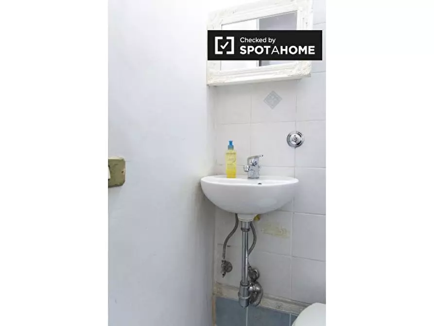Immagine 10 di Camera condivisa in affitto  in Via Matteo Boiardo a Roma