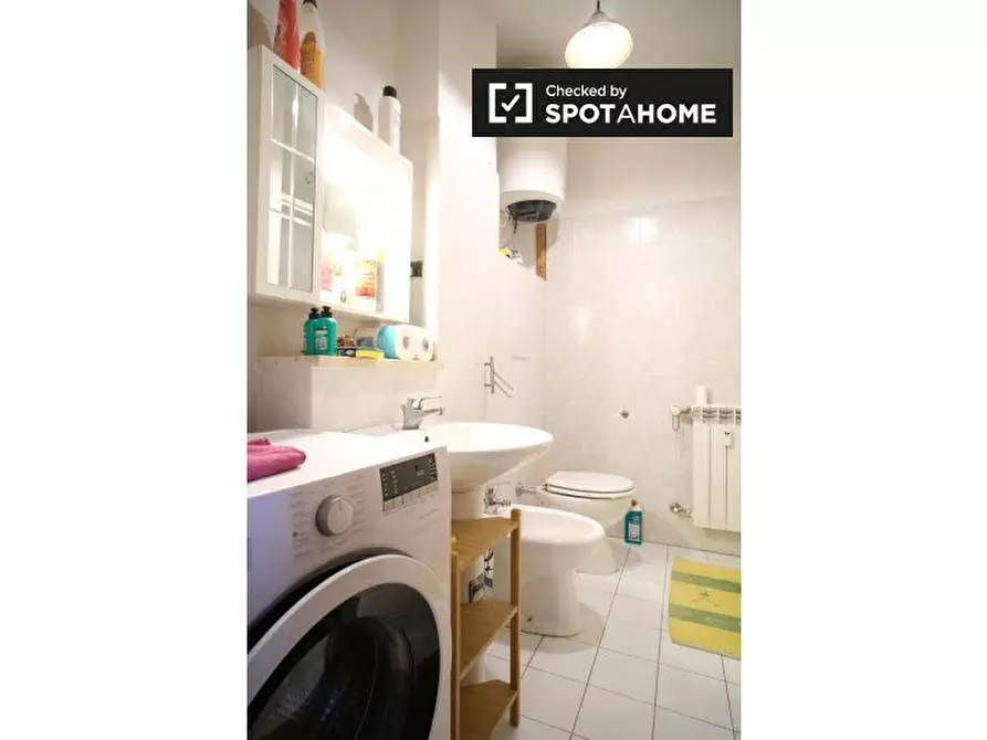 Immagine 15 di Camera condivisa in affitto  in Viale dei Caduti Nella Guerra di Liberazione, 00128 Roma RM, Italy a Roma