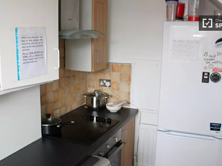 Immagine 5 di Camera condivisa in affitto  in Tildesley Road a Wandsworth