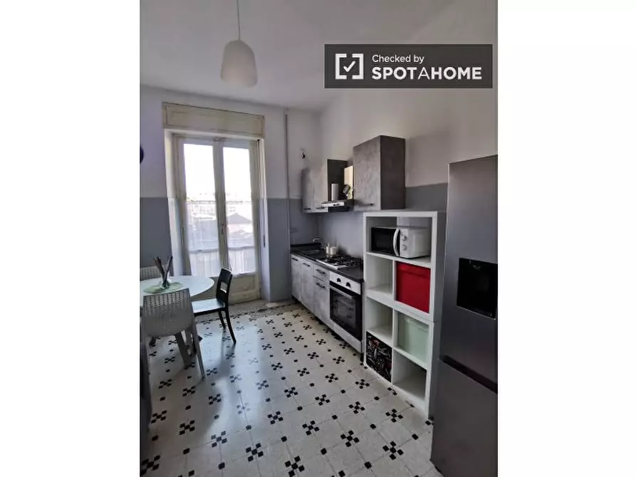 Immagine 3 di Camera condivisa in affitto  in Piazza Tancredi Galimberti a Torino