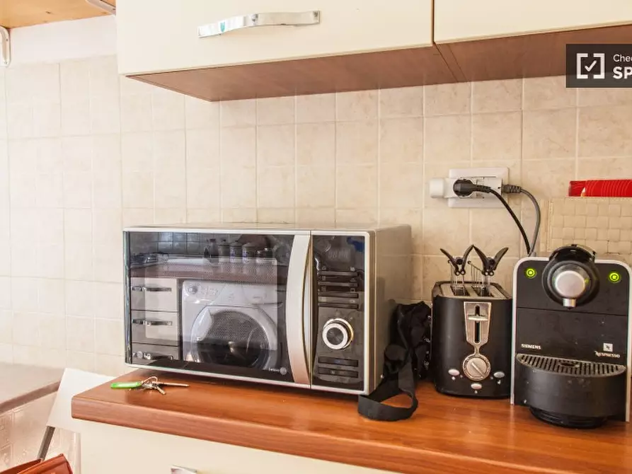 Immagine 9 di Camera condivisa in affitto  in Via Giuseppe Vasi a Roma