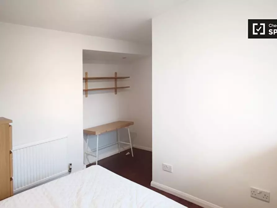 Immagine 1 di Camera condivisa in affitto  in Evenwood Cl a Wandsworth