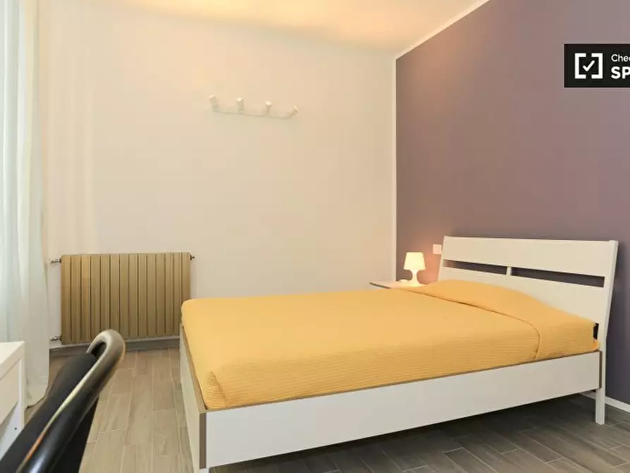 Immagine 2 di Camera condivisa in affitto  in Piazza Firenze a Milano