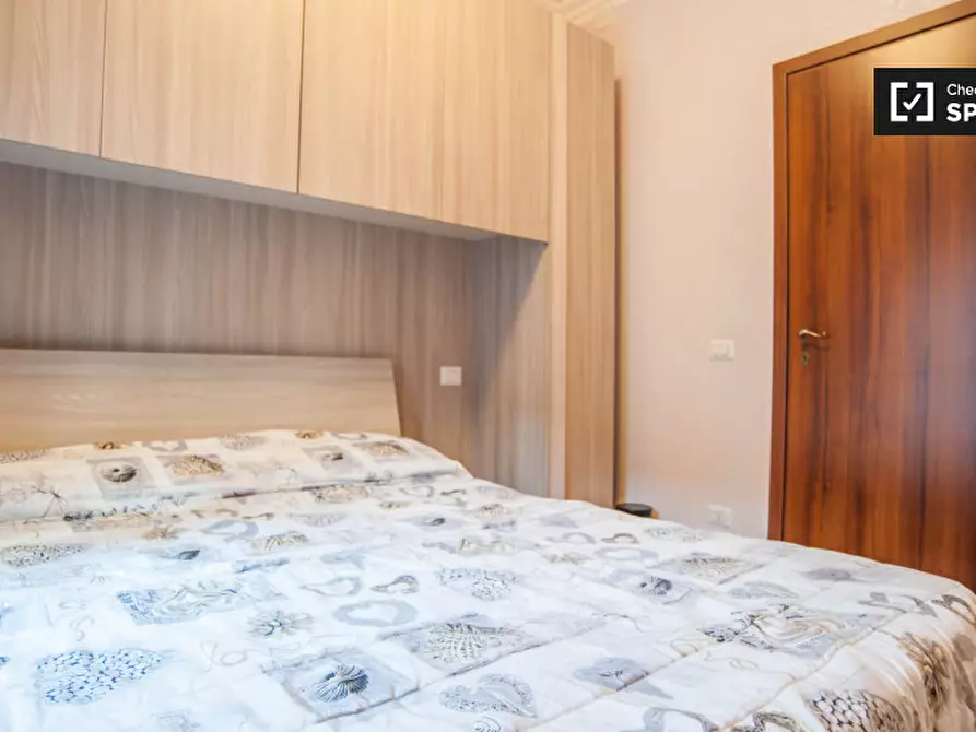 Immagine 12 di Camera condivisa in affitto  in Viale di Tor Marancia a Roma