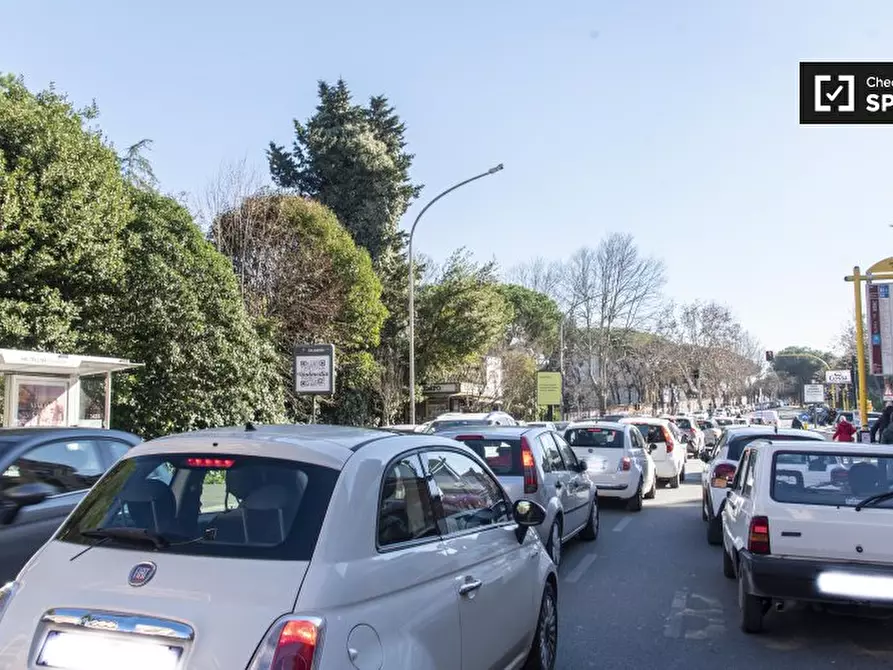 Immagine 16 di Camera condivisa in affitto  in Via di Val Tellina a Roma