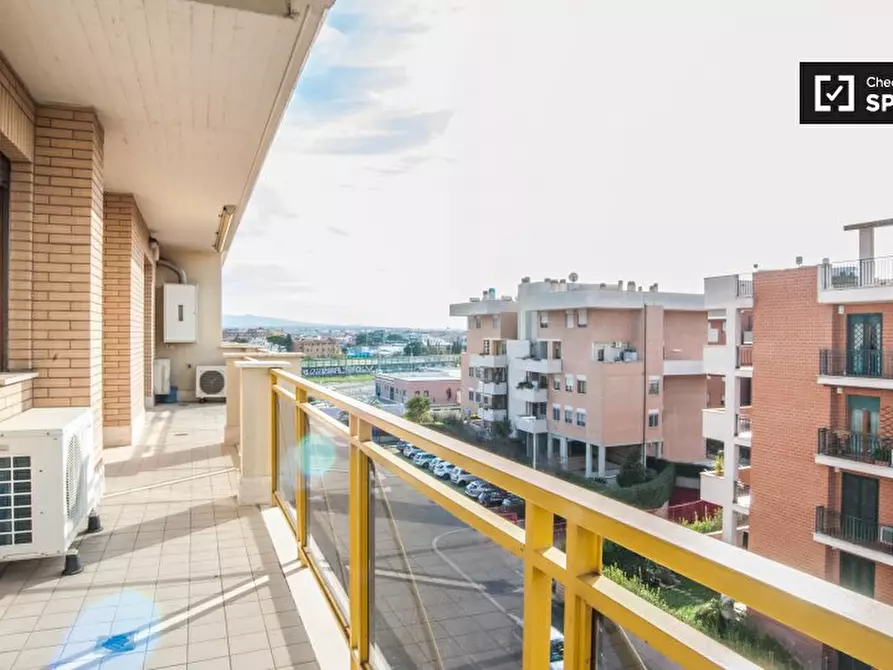 Immagine 12 di Camera condivisa in affitto  in Via Achille Capizzano a Roma