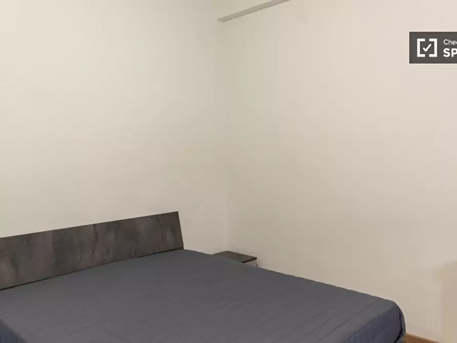 Immagine 2 di Camera condivisa in affitto  in Via Mattia Battistini a Roma