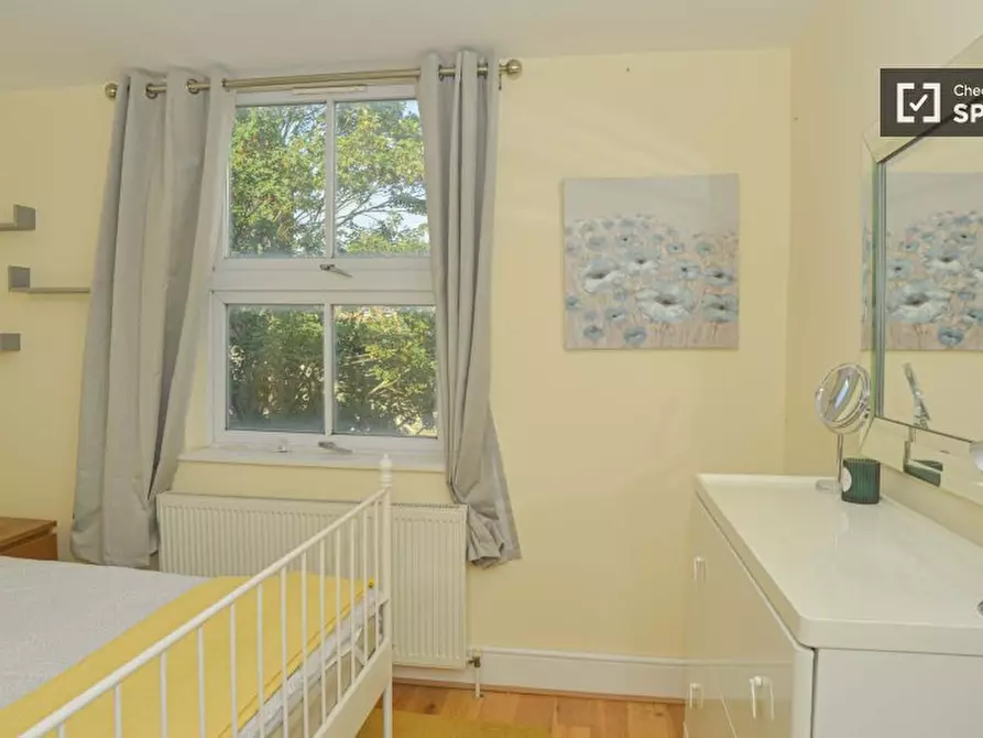 Immagine 13 di Appartamento in affitto  in C St Julian's Rd a Camden Town