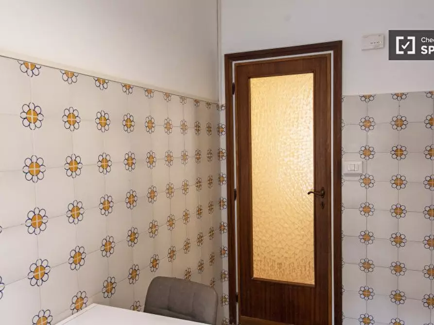 Immagine 16 di Camera condivisa in affitto  in Via Antonino Pio a Roma