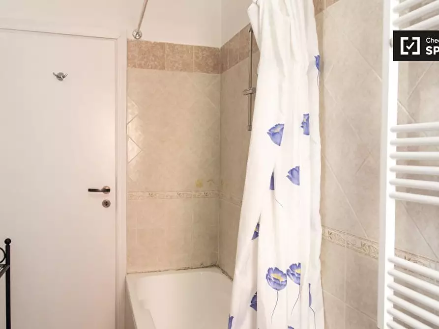 Immagine 12 di Camera condivisa in affitto  in Viale di Vigna Pia a Roma