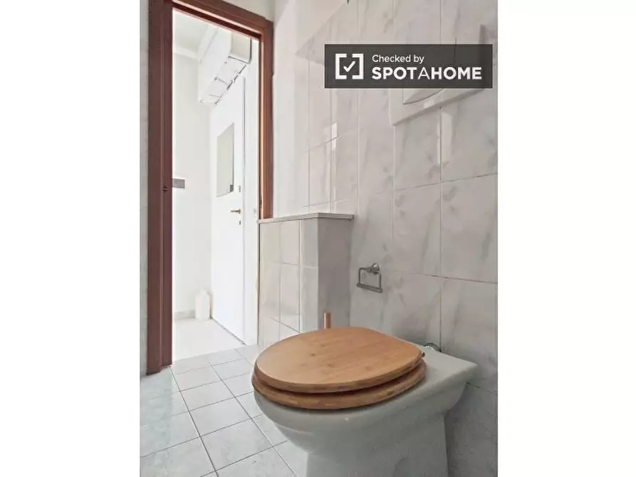 Immagine 8 di Ufficio in affitto  in Viale Bligny a Milano