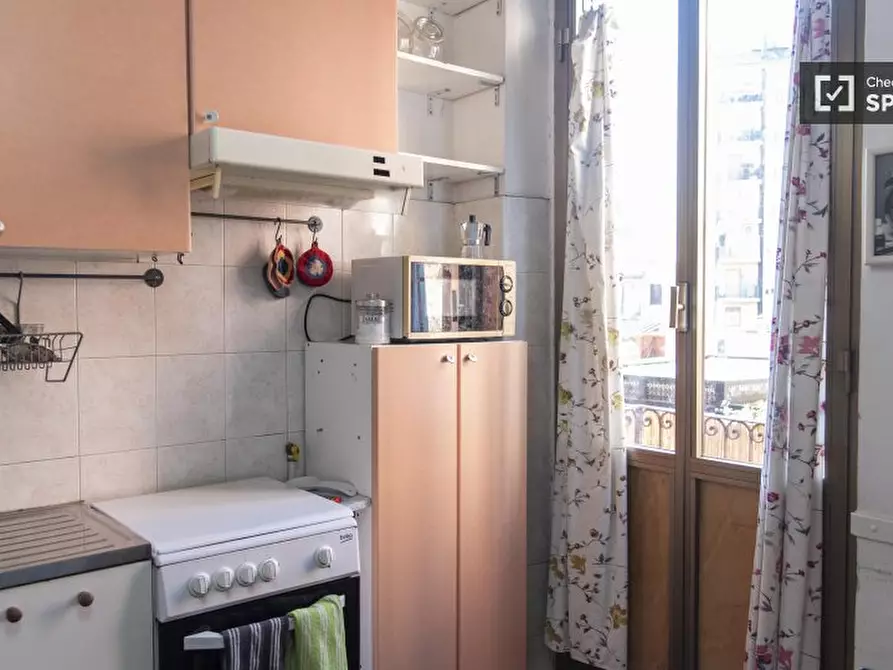 Immagine 16 di Camera condivisa in affitto  in Via Pesaro a Roma