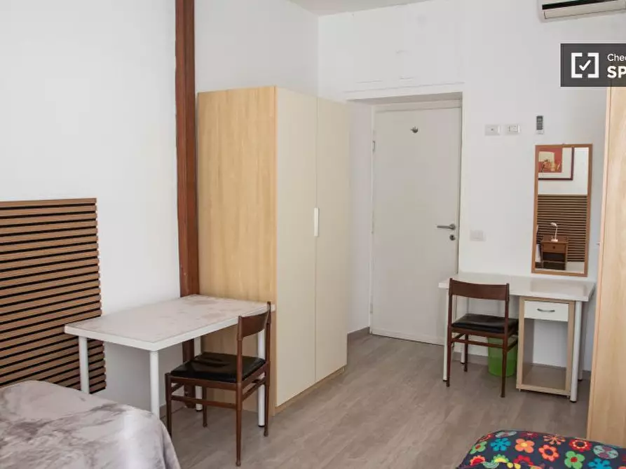 Immagine 19 di Camera condivisa in affitto  in Via Ostiense a Roma