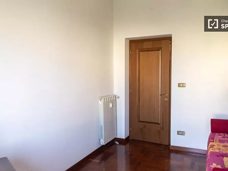 Immagine 16 di Camera condivisa in affitto  in Piazza Ragusa a Roma